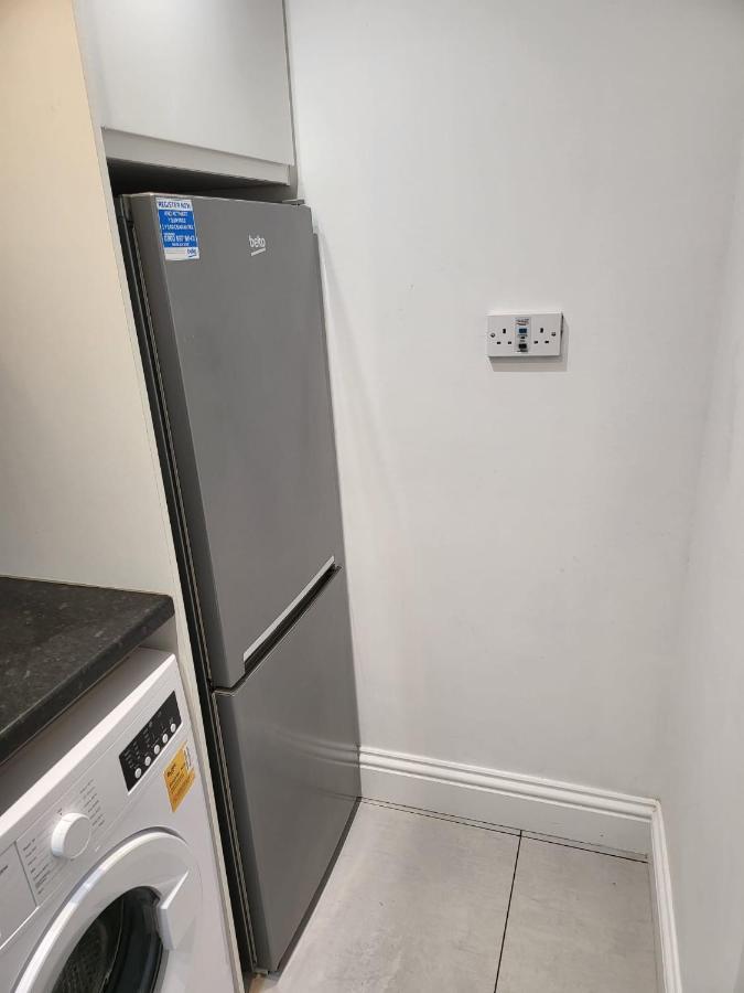 ロンドンFancy Basement Flat Aアパートメント エクステリア 写真