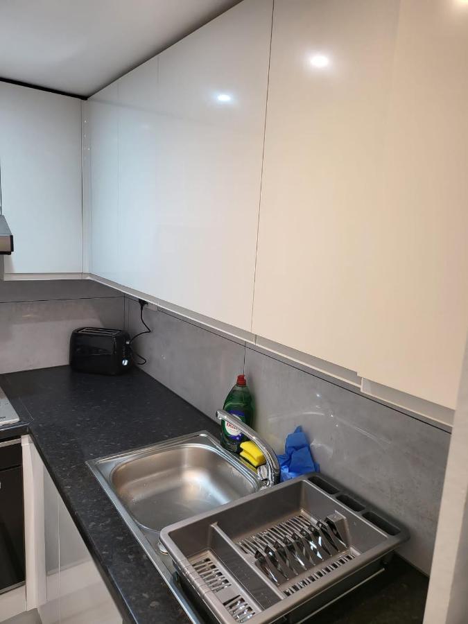 ロンドンFancy Basement Flat Aアパートメント エクステリア 写真